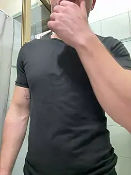 Snapshot of giovan2020 chatting on February 2026 08:27:02 AM giovan2020 online show from February 2026 08:27:02 AM