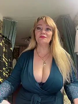 Snapshot of Sweet-blonde chatting on June 2026 10:25:01 PM Sweet-blonde online show from June 2026 10:25:01 PM