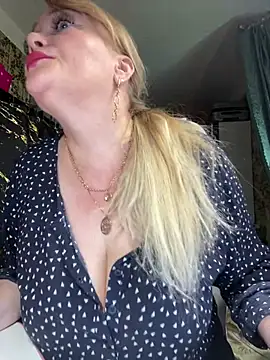 Snapshot of Sweet-blonde chatting on July 2026 08:58:01 PM Sweet-blonde online show from July 2026 08:58:01 PM
