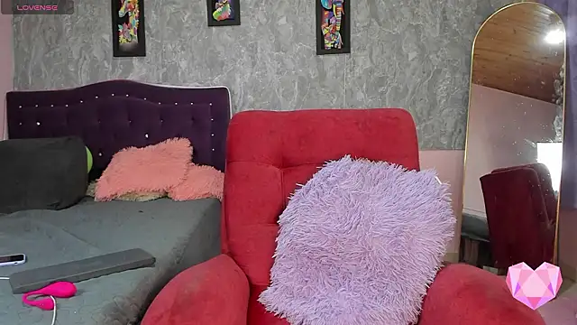 Lauren smiles online show from February 2026 07:53:01 PM