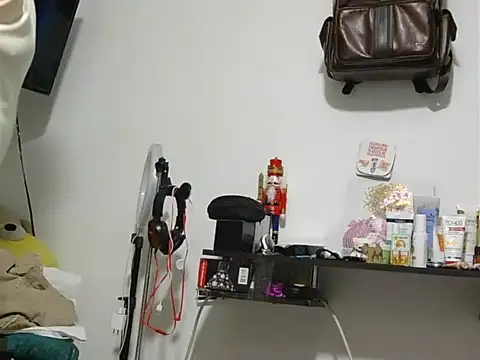 Snapshot of xanderdinis chatting on November 2025 02:06:01 AM xanderdinis online show from November 2025 02:06:01 AM