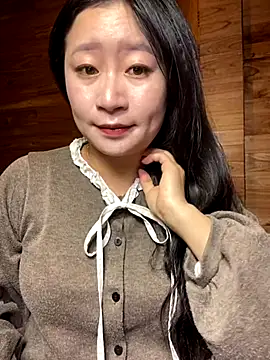 violet-00 online show from November 2025 12:42:01 AM