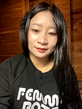 violet-00 online show from November 2025 01:38:01 AM