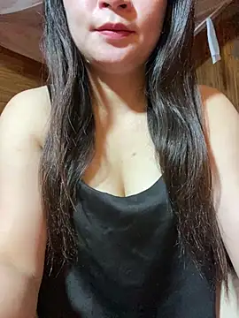 Snapshot of violet-00 chatting on May 2026 11:56:01 PM violet-00 online show from May 2026 11:56:01 PM