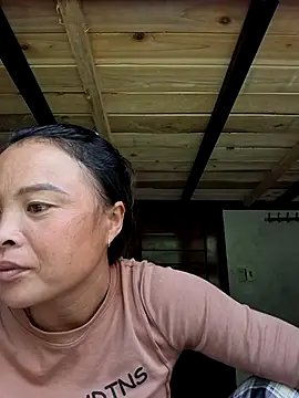 Snapshot of xuxulovezz chatting on October 2025 04:49:01 AM xuxulovezz online show from October 2025 04:49:01 AM