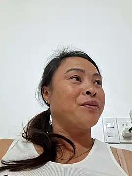 Snapshot of xuxulovezz chatting on November 2025 12:59:01 PM xuxulovezz online show from November 2025 12:59:01 PM