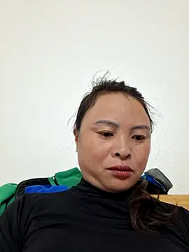 Snapshot of xuxulovezz chatting on November 2025 11:15:01 PM xuxulovezz online show from November 2025 11:15:01 PM