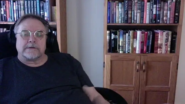 Vinyl22xh online show from April 2026 09:35:01 PM