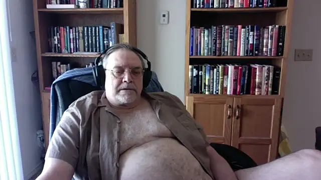 Snapshot of Vinyl22@xh chatting on April 2026 05:27:01 PM Vinyl22xh online show from April 2026 05:27:01 PM