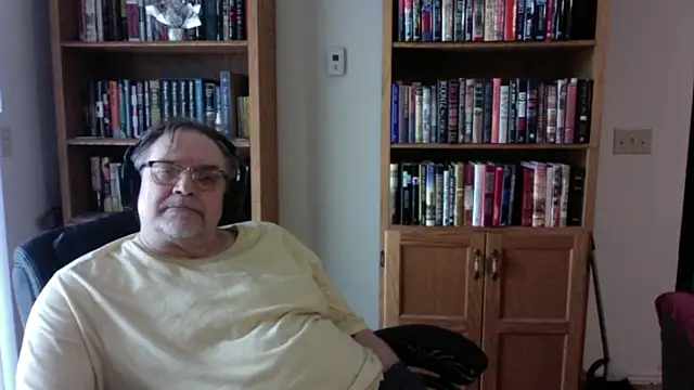Snapshot of Vinyl22@xh chatting on April 2026 06:58:01 PM Vinyl22xh online show from April 2026 06:58:01 PM