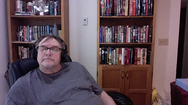Snapshot of Vinyl22@xh chatting on May 2026 08:50:02 PM Vinyl22xh online show from May 2026 08:50:02 PM