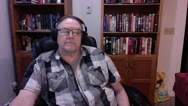 Snapshot of Vinyl22@xh chatting on May 2026 01:11:01 AM Vinyl22xh online show from May 2026 01:11:01 AM