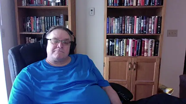 Snapshot of Vinyl22@xh chatting on May 2026 08:04:02 PM Vinyl22xh online show from May 2026 08:04:02 PM