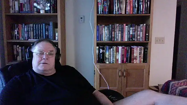 Snapshot of Vinyl22@xh chatting on May 2026 12:28:02 AM Vinyl22xh online show from May 2026 12:28:02 AM