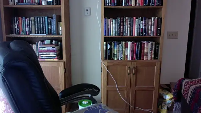 Snapshot of Vinyl22@xh chatting on May 2026 04:47:01 PM Vinyl22xh online show from May 2026 04:47:01 PM