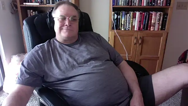 Snapshot of Vinyl22@xh chatting on June 2026 08:59:02 PM Vinyl22xh online show from June 2026 08:59:02 PM
