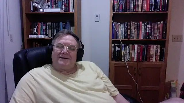 Snapshot of Vinyl22@xh chatting on June 2026 02:57:01 AM Vinyl22xh online show from June 2026 02:57:01 AM