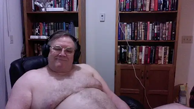 Snapshot of Vinyl22@xh chatting on June 2026 03:25:01 AM Vinyl22xh online show from June 2026 03:25:01 AM