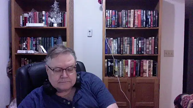 Snapshot of Vinyl22@xh chatting on June 2026 02:01:01 AM Vinyl22xh online show from June 2026 02:01:01 AM