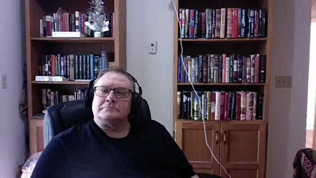 Snapshot of Vinyl22@xh chatting on July 2026 09:36:02 PM Vinyl22xh online show from July 2026 09:36:02 PM