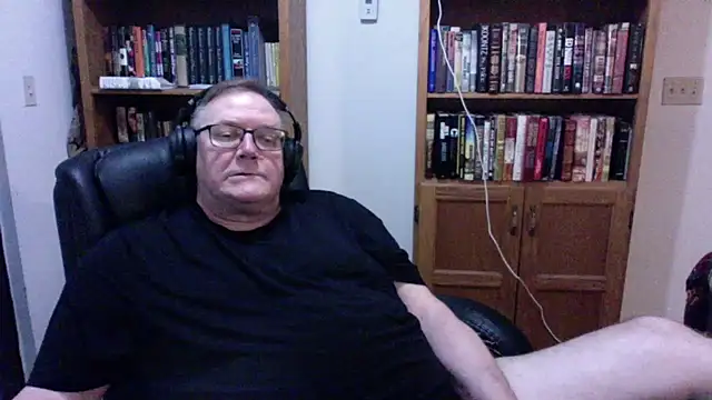 Snapshot of Vinyl22@xh chatting on July 2026 03:23:01 AM Vinyl22xh online show from July 2026 03:23:01 AM