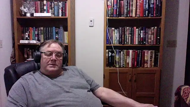 Snapshot of Vinyl22@xh chatting on July 2026 04:30:01 AM Vinyl22xh online show from July 2026 04:30:01 AM