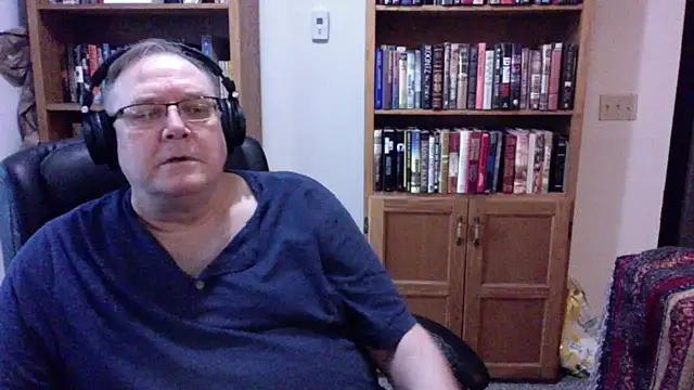 Snapshot of Vinyl22@xh chatting on July 2026 01:00:01 AM Vinyl22xh online show from July 2026 01:00:01 AM
