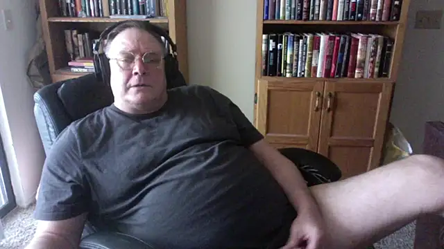 Snapshot of Vinyl22@xh chatting on July 2026 09:43:02 PM Vinyl22xh online show from July 2026 09:43:02 PM
