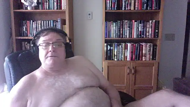 Snapshot of Vinyl22@xh chatting on August 2026 11:25:01 PM Vinyl22xh online show from August 2026 11:25:01 PM
