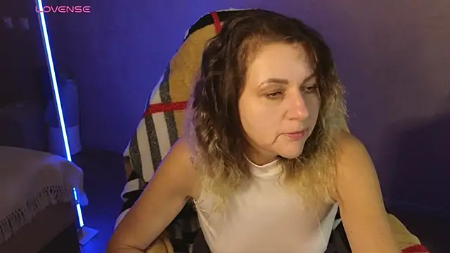 Snapshot of silvaraNoir chatting on November 2025 01:13:02 PM silvaraNoir online show from November 2025 01:13:02 PM