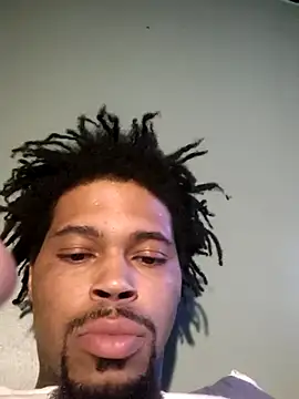 Snapshot of Painstickwes chatting on May 2026 05:47:01 AM Painstickwes online show from May 2026 05:47:01 AM