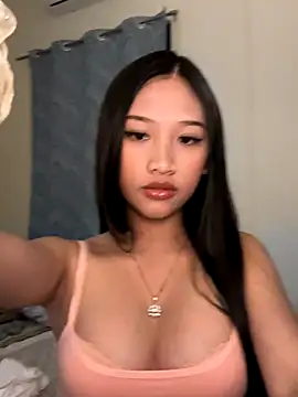 Snapshot of Bunny72772 chatting on December 2025 04:46:02 PM Bunny72772 online show from December 2025 04:46:02 PM