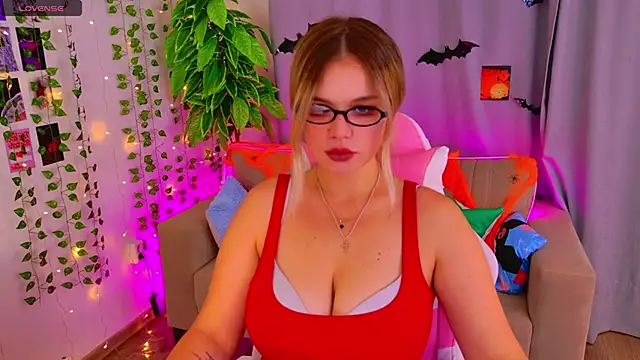 KellyHayden online show from October 2025 03:29:02 PM