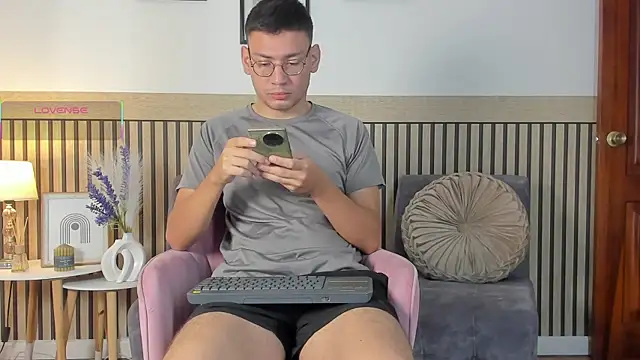 Snapshot of marcuswildx chatting on September 2025 11:35:02 AM marcuswildx online show from September 2025 11:35:02 AM