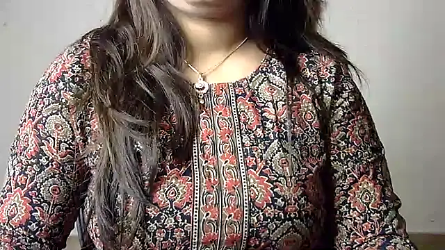 Aaliya02 online show from June 2026 03:31:02 AM