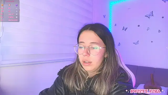 Snapshot of sweettvera chatting on June 2026 04:11:02 AM sweettvera online show from June 2026 04:11:02 AM