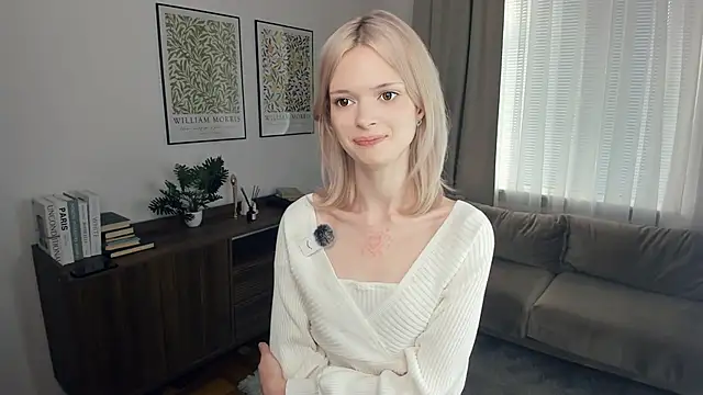 LaureMestler online show from September 2025 09:03:02 AM