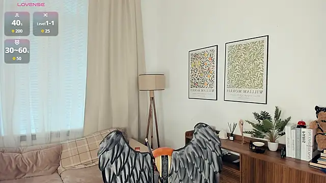 LaureMestler online show from November 2025 09:31:02 AM