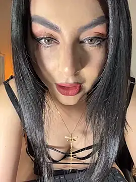 LlianneDiamond1 online show from February 2026 03:18:02 PM