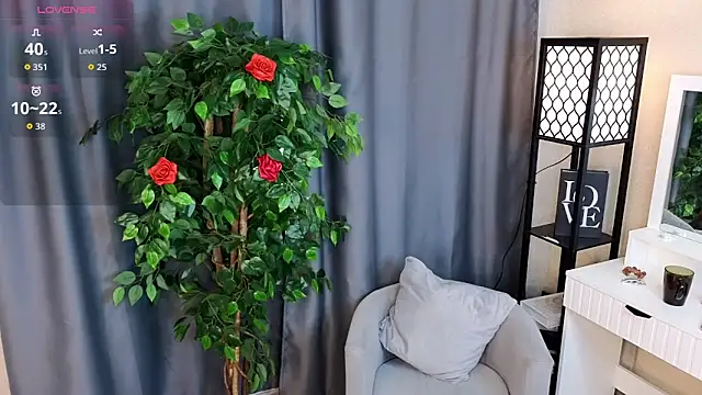 ElenoreReth online show from March 2026 03:00:02 AM