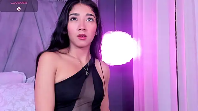 Mariana Kalo online show from November 2025 11:09:01 AM