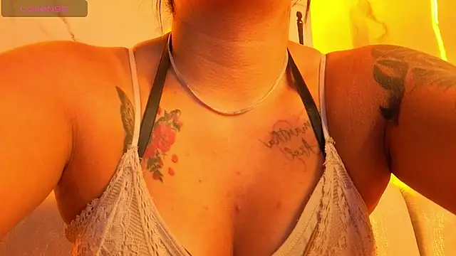 Samy Queen Tx online show from October 2025 03:12:02 PM