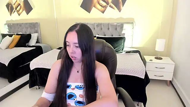 Nata Velvet online show from October 2025 01:33:02 PM