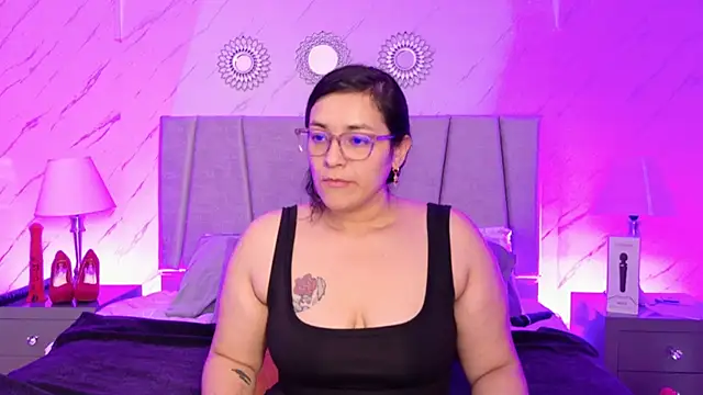 Snapshot of Michell_Monet chatting on June 2026 12:04:02 PM Michell Monet online show from June 2026 12:04:02 PM