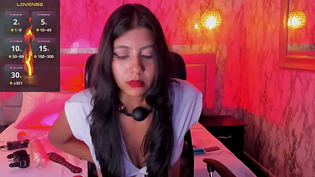 Lana Sl4ve online show from November 2025 01:44:02 PM