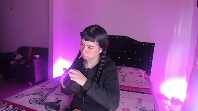 kitty  chs online show from November 2025 11:13:01 AM