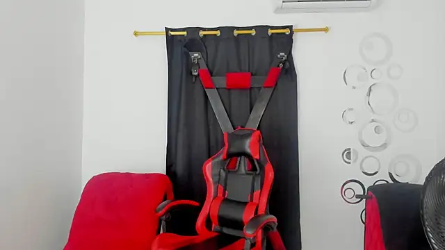 Skarleth Latin online show from October 2025 12:12:02 PM