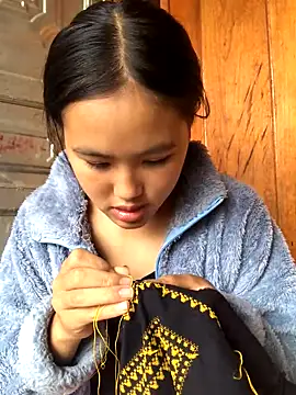 Mai lovely online show from October 2025 01:53:02 AM