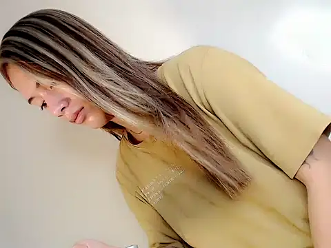 Snapshot of ashley_bombshell chatting on June 2026 09:56:02 PM ashley bombshell online show from June 2026 09:56:02 PM