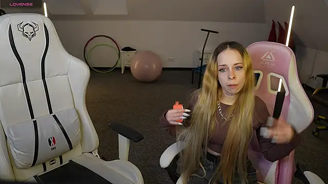 Luchi Sun online show from November 2025 11:32:01 AM